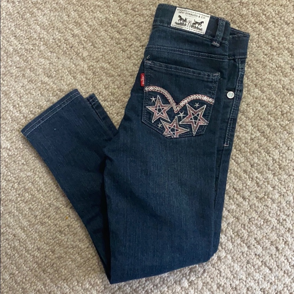 comfy Levi’s jeans! 👖